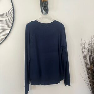 Women's Navy Pullover Sweatshirt - Small